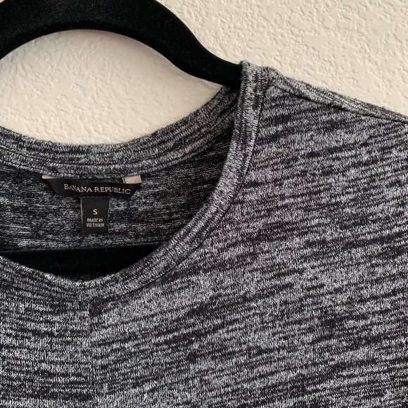 Banana Republic Sleeveless Top - Picture 3 of 3